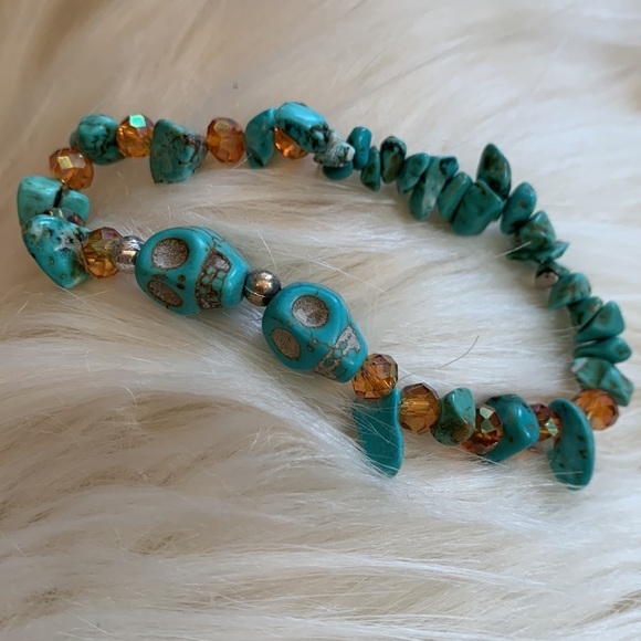 Howlite and Iridescent Turquoise Colored Skull Stacking Stretch Bracelet - Picture 3 of 6